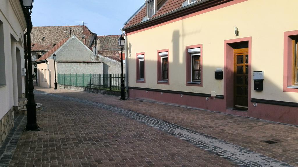 Apartman Kaszas Central Mosonmagyaróvár Exteriör bild