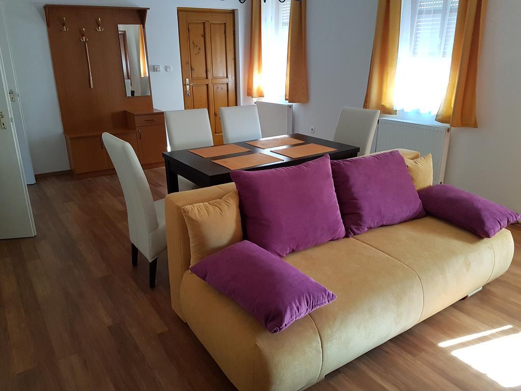 Apartman Kaszas Central Mosonmagyaróvár Exteriör bild